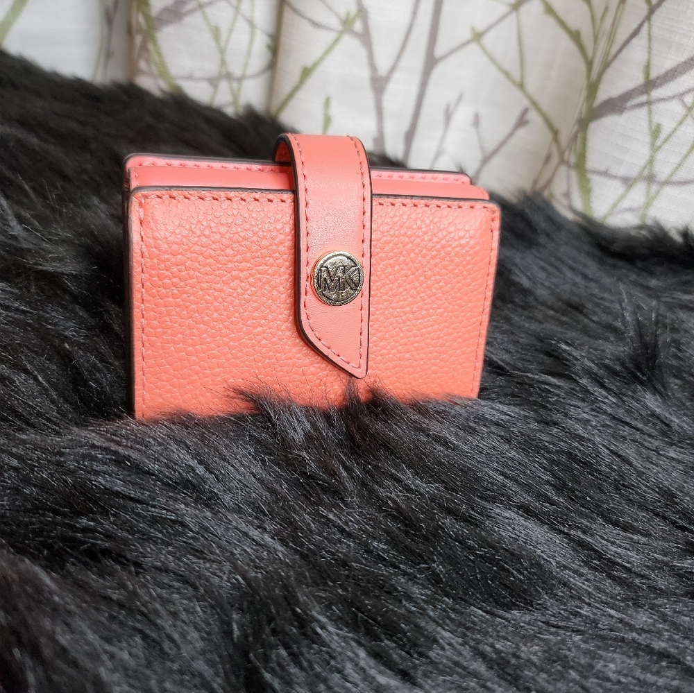 Michael kors snap change/card wallet.